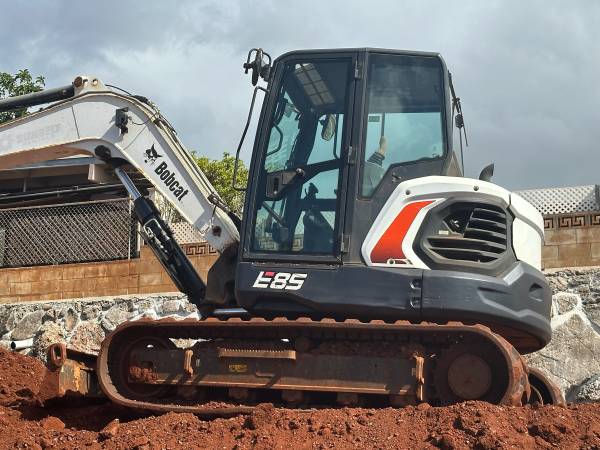 2020 e85 excavator 1