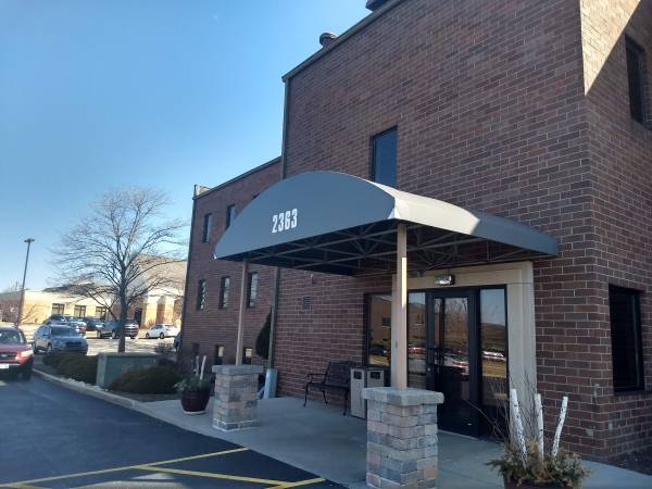 $4,560 / 5000ft2 - Large Office Space with kitchen and conf. rm (West Allis- off the expressway)64152183980162121