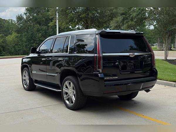 2018 Cadillac Escalade Luxury Sport Utility 4D - $24890.0063622286469891122