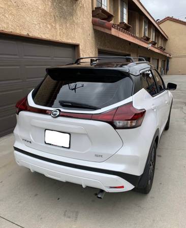 2021 NISSAN KICKS SR CON PORTAEQUIPAJES EN TECHO! POCOS KILÓMETROS! BUENA CONDUCCIÓN! - $11,90063618407846403123