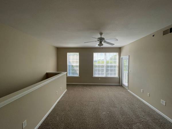 $1,499 / 2br - 1031ft2 - 2 Bedroom #320  1 month Base Free/Credite App and Admin Fees (Asheville)64029372998658123