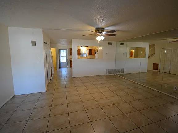 $1,100 / 2br - 1490ft2 - Beautiful house (Hobbs)63959317961219123