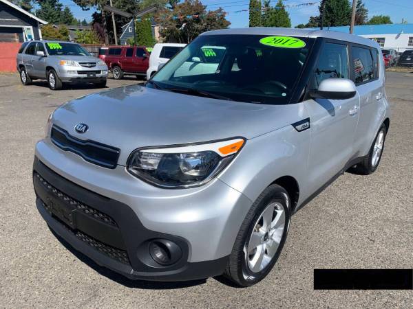 2017 Kia Soul  Base 4dr Crossover 6A 1