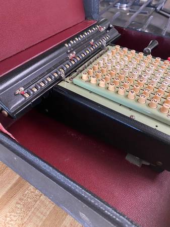 Calculadora/maquina sumadora Monroe vintage - 395 USD (San Marcos)63471474648065122