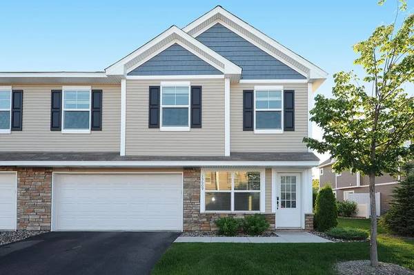 $2,500 / 3br - 1763ft2 - Ready to Move In! Corner Townhome in Wayzata school district (plymouth)63797857811969120
