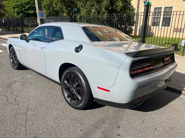 2020 dodge challenger - $17,90063477032605185124
