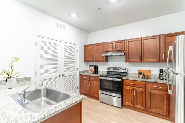 $1,785 / 1br - 777ft2 - ¡Sección 8 Disponible! Servicios Increíbles, Acceso a Ascensor (Viera)63823721646849124