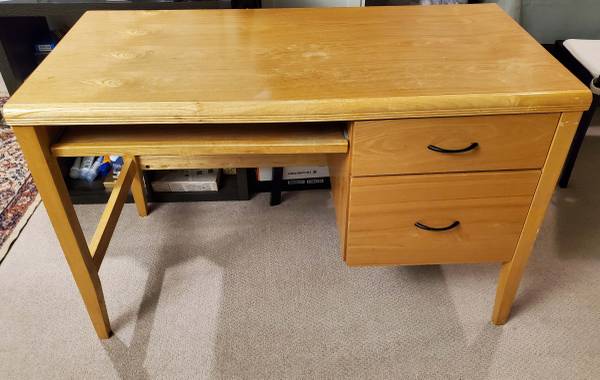 Free desk 1