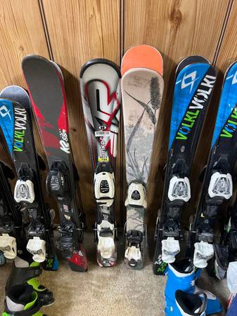 Several kids Ski packages with boots and bindings 1