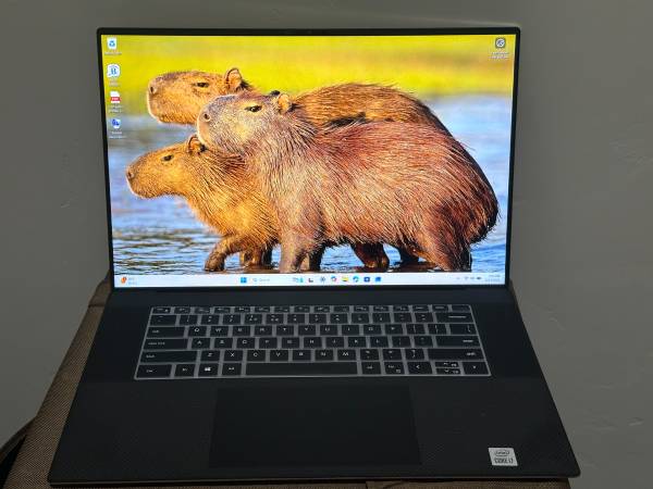 Dell XPS 17 (9700) Laptop 1