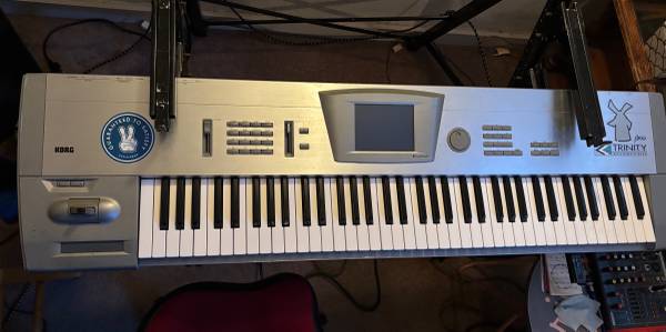 Korg Trinity Pro 76 keyboard 1