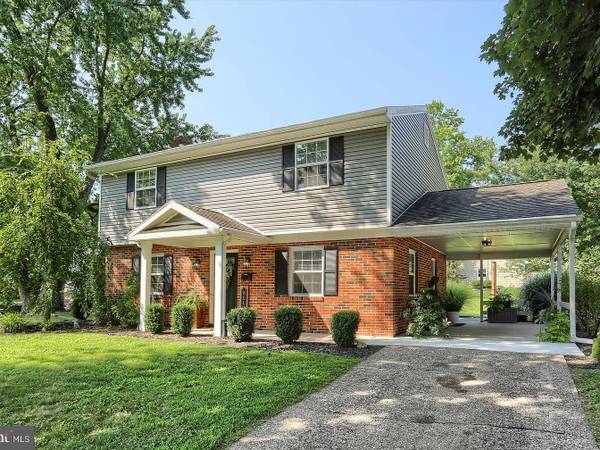 $1,200 / 4br - 1600ft2 - Wonderful Family Home with Grass, Gardens & Open Space (Mechanicsburg)64010158937089121