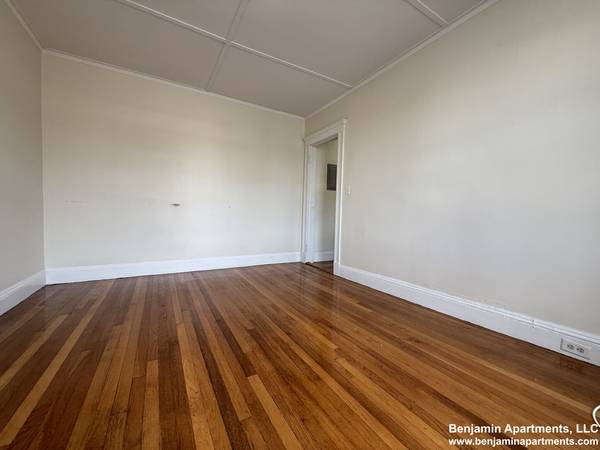 $2,175 ** NO FEE ** Fenway studio includes Heat HW. Flexible lease start date (Fenway)64213539039874123