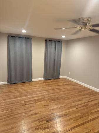 Spacious Master Bedroom in Briggs Chaney Road – Utilities In 1