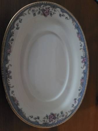 Lenox China 8 place n serving bowls 1