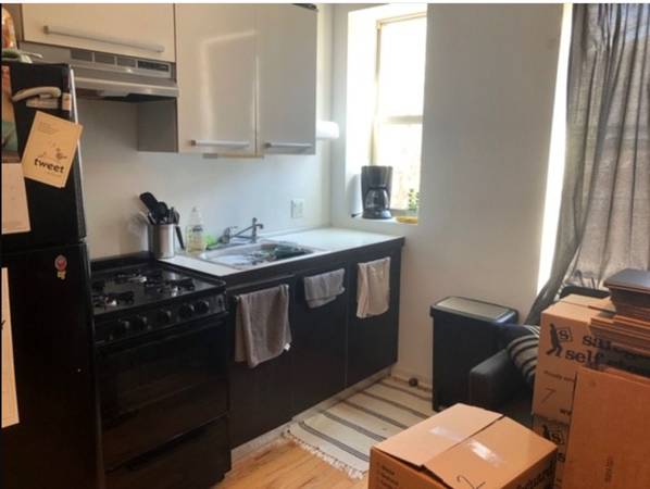 $1,295 Convertible studio with separate sleeping area! (Uptown)63959878106370122