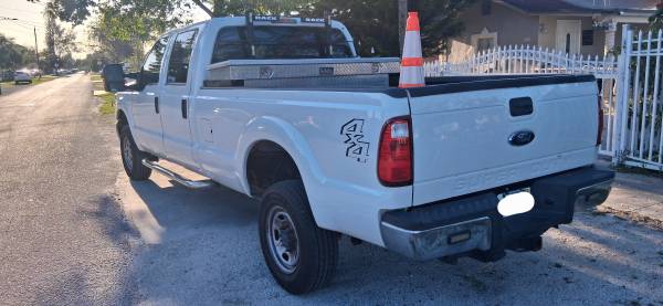 2016 Ford F350 Super Duty - Photo 2