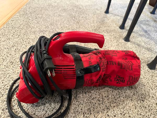 Dirt devil handheld Vaccum cleaner 1