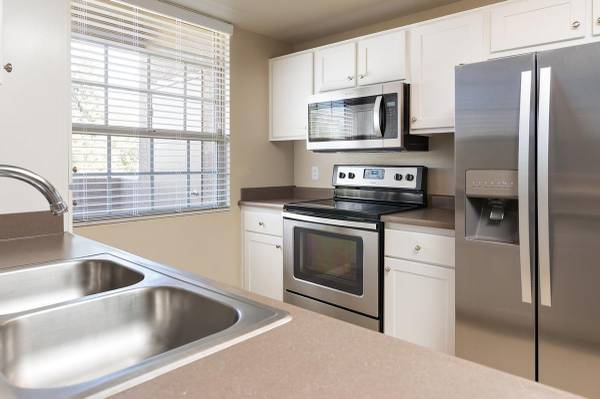 $2,100 / 1br - 740ft2 - Pet-Friendly Apartments Located in Menifee (Menifee)64028082494082120