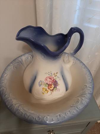 Farmhouse Pitcher/Bowl set 1