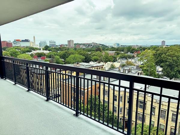 $3,300 / 1br - 840ft2 - Apartment in Coolidge Corner – Heat & Hot Water Incl. - Available Now (Brookline)64294932901123123
