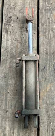 4” x 12” hyd cylinder 1