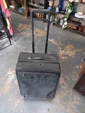 large Pull Suitcase 1