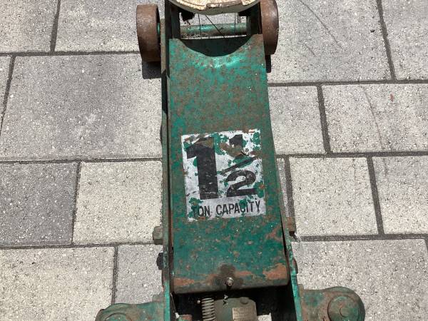 Floor Jack 1