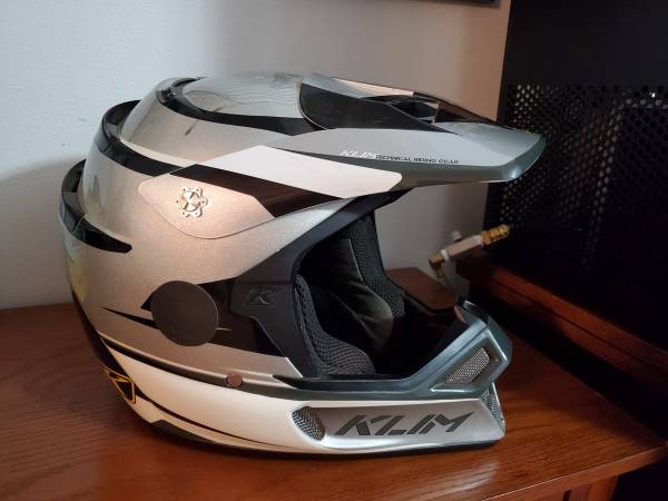 KLM DOT APPROVED RIDING HELMET SIZE MEDIUM-OBO 1