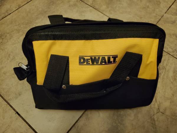 New Dewalt Small 13 in. Tool Bag 1