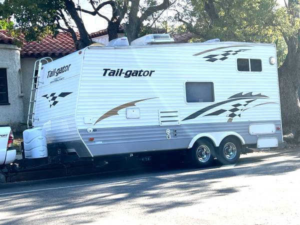 2005 Custom Trailer/Toy Hauler 22 FT. Everything Works, Clean Title 1