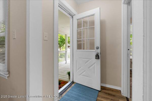 $116,000 Beautifully updated 2-bed home with possible LAND CONTRACT TERMS! (Lansing, MI)63620245501059124