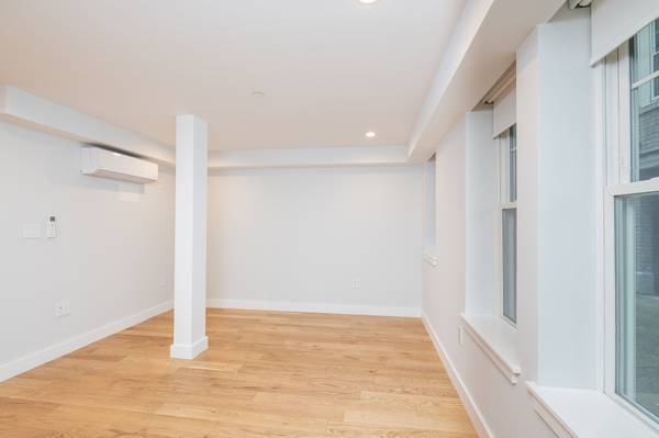 $2,875 / 2br - ** SIN COMISIÓN y 1 mes gratis ** Gatos permitidos ** Lavadora/secadora en unidad ** (Brighton)63856665965827122