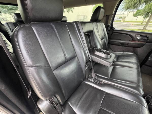 2014 Chevy Suburban - $8,99963439388492673123