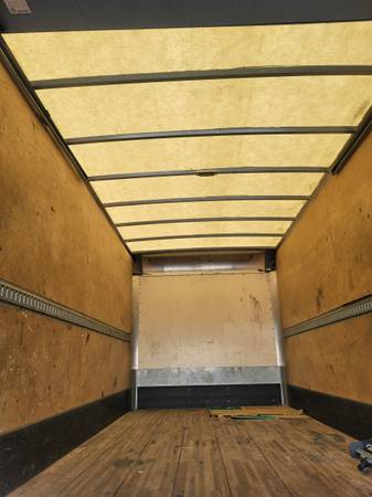 2019 Isuzu NRR 4x2 - Photo 7