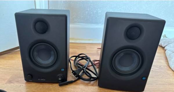PreSonus Eris 3.5 3.5-inch Powered Studio Monitors 1
