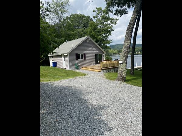$1.300 / 2 dormitorios - 1000 pies² - Alquiler semanal de cabaña junto al agua (lago Franklin Pierce, Antrim, NH)63309768624897123