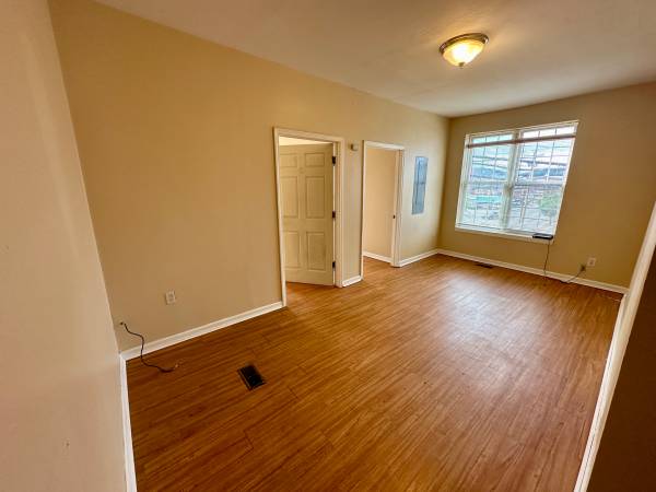 $1,375 / 3br - AVAILABLE 3 Bedroom Apt For Rent! (Ritter Park)63989520619138120