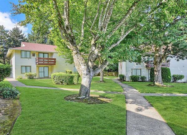 $1,545 / 2br - NOW $500 OFF - Spacious 2 Bedrooms, Outdoor Storage, Onsite Pool (Powell Butte)63999315127427121