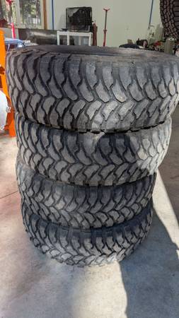 37x12.5r17 tires 1