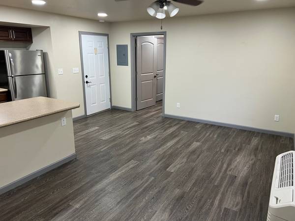 $700 / 1br - 1 Bedroom 1 Bath Next to Rec Center (Carbondale)63688333346177122