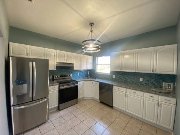 $1,300 / 1br - Newly renovated 1/1 in a beautiful quad in Archer historic home! (Archer)63822863944577123
