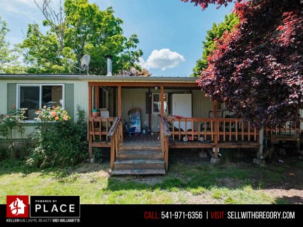 $49,900 / 3br - 1032ft2 - Updated 3-Bed with Fenced Yard & Decks (Sweet Home OR)63624697950083121