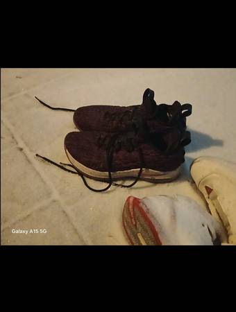 Nike Shoe Sneaker , Purple - Adult Men's Size 9.5 1