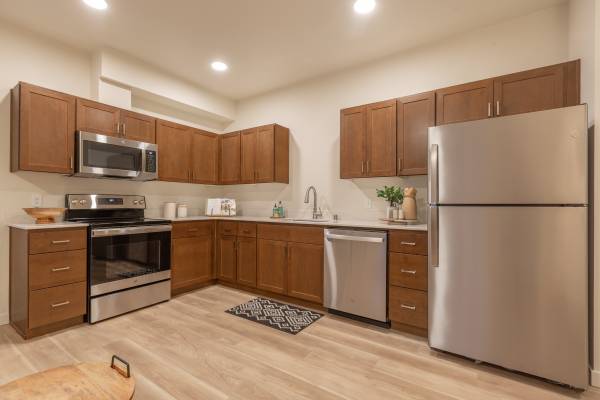 $1,575 / 1br - 733ft2 - First Floor Corner Retreat in a Gated Community - $500 Off First Full (Hazel Dell)63820738951811120