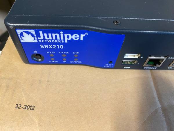 Juniper SRX210 1