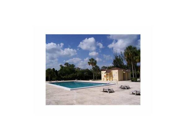 $2,425 / 3br - $2425 AWESOME 3B/2B IN FOXCROFT (PEMBROKE PINES)64001845199363120