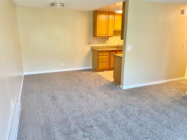 $2,629 / 2br - 900ft2 - Spacious 2BR/2BA Apartment! Private Deck! Pool! Laundry! - PROGRESSIVE (san rafael)63936605559554124