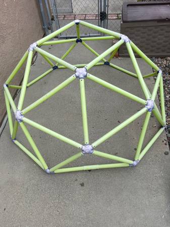 Free Kids’ Play Structure 1