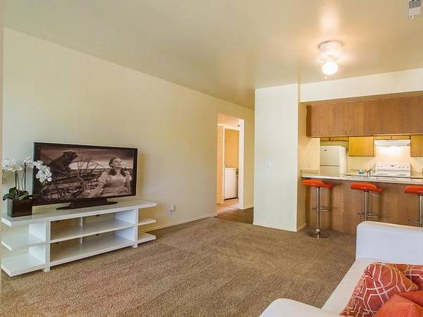 $1,350 / 1br - 684ft2 - Aire Acondicionado, Balcónes/Patios Privados, Programa de Referidos para Residentes63670937548675120